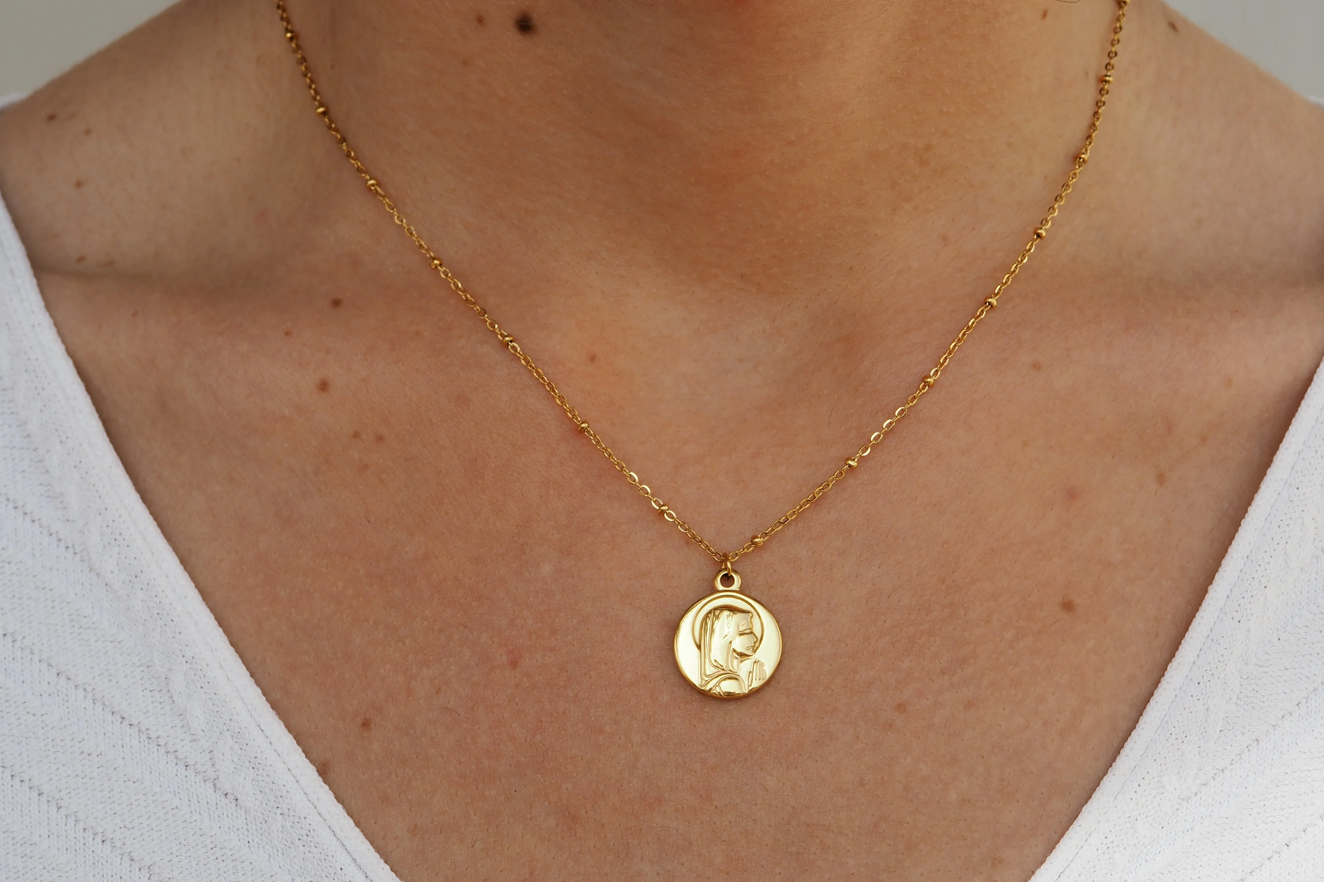 Collar VIRGENCITA DORADO