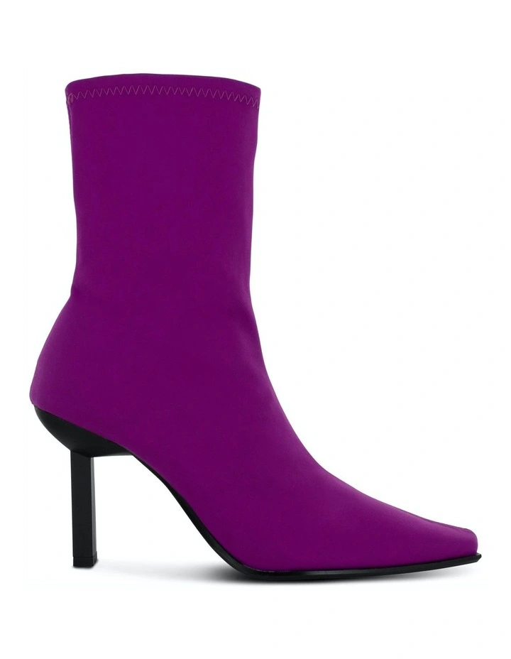 Gomez Heeled Boots in Purple