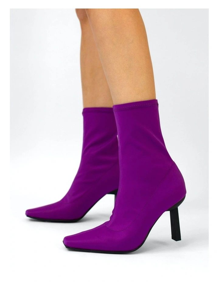 Gomez Heeled Boots in Purple