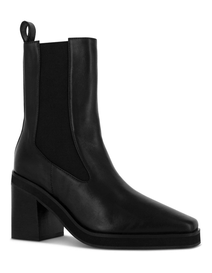 Winnie Heeled Boots in Black