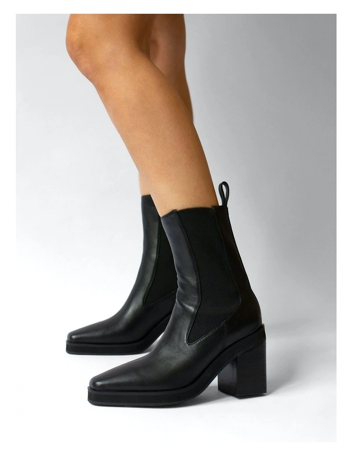 Winnie Heeled Boots in Black